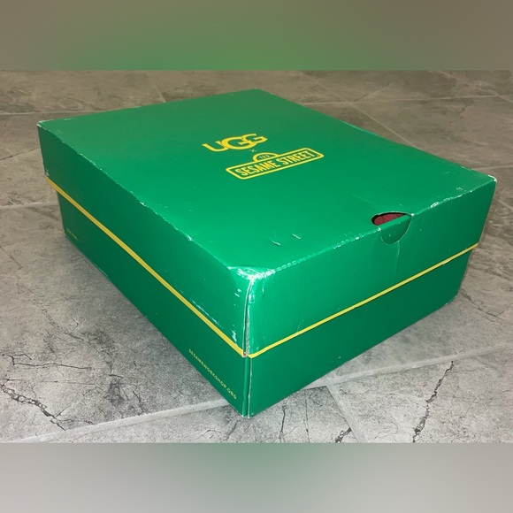 UGGs - Picture 4 of 10